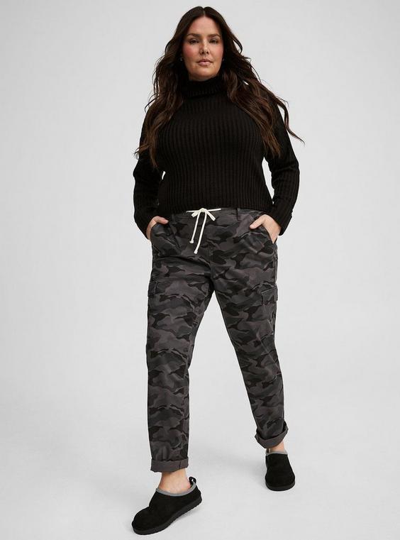 Weekend Boyfriend Mid-Rise Cargo Pant  Product Image