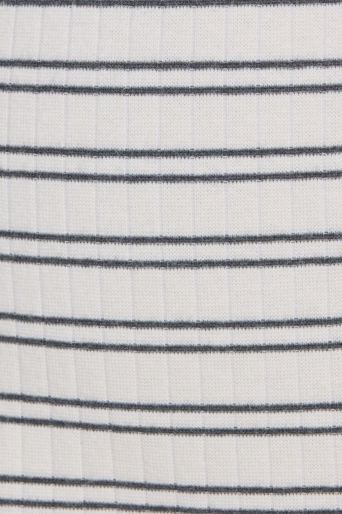 Ribbed Shorts Product Image