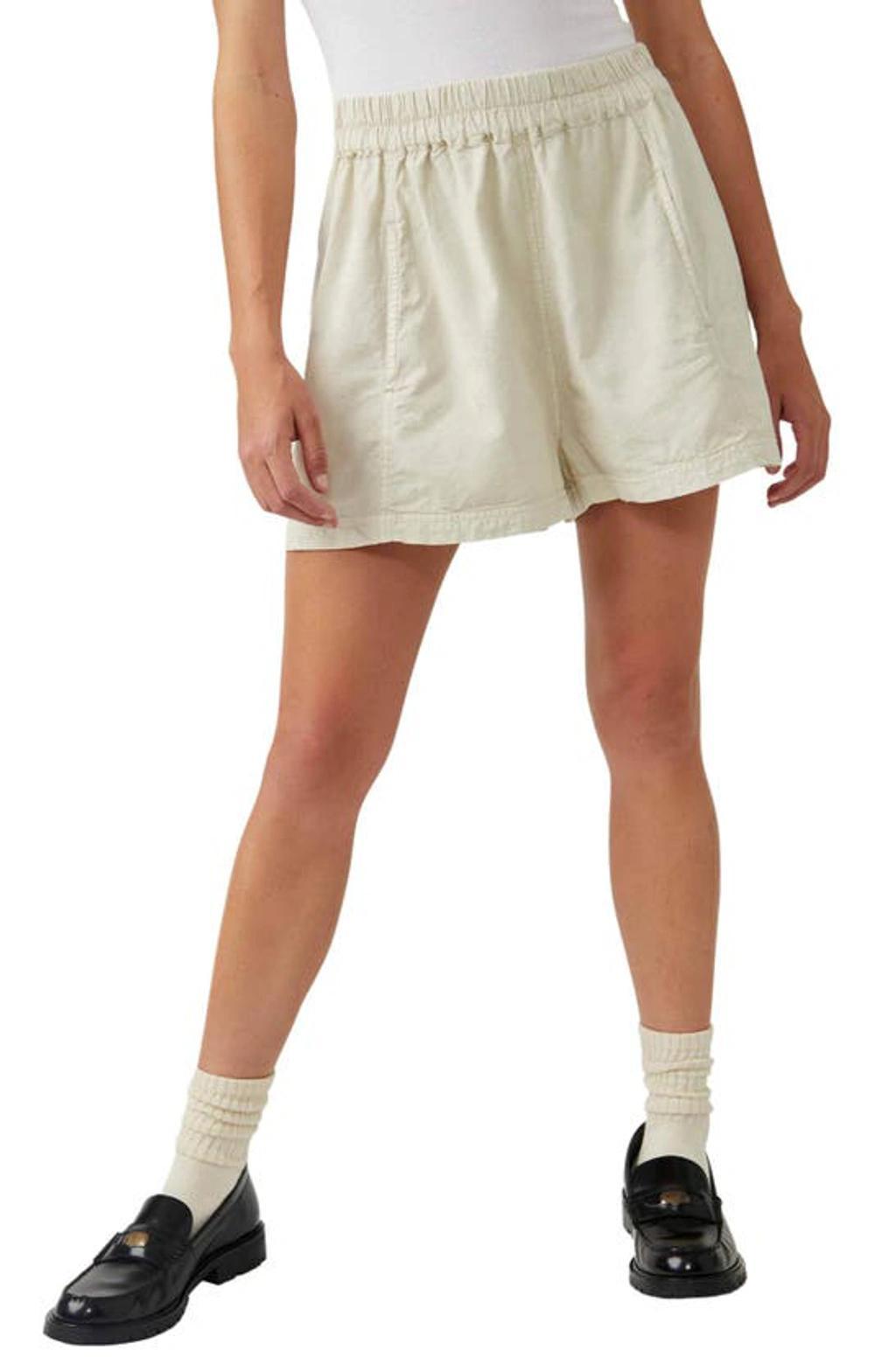 Get Free Cotton Blend Poplin Shorts In Beige Product Image