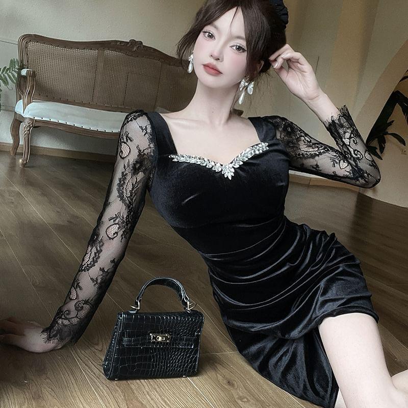 Long-Sleeve Sweetheart Neckline Lace Panel Velvet Mini Bodycon Dress Product Image