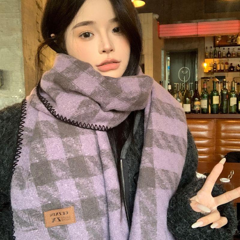 Plaid Knit Scarf Product Image