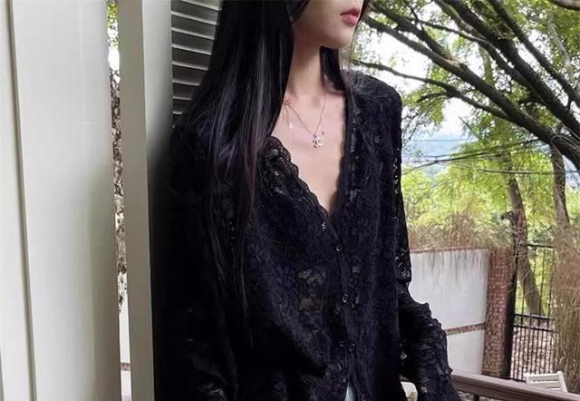 Long-Sleeve V-Neck Floral Lace Blouse Product Image