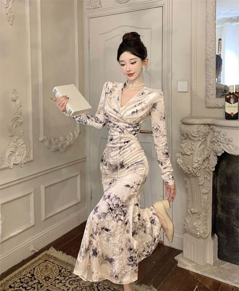 Long-Sleeve V-Neck Printed Shirred Midi Velvet Mermaid Dress Product Image