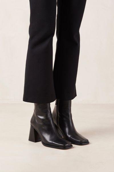 ALOHAS South Leather Ankle Boot Product Image