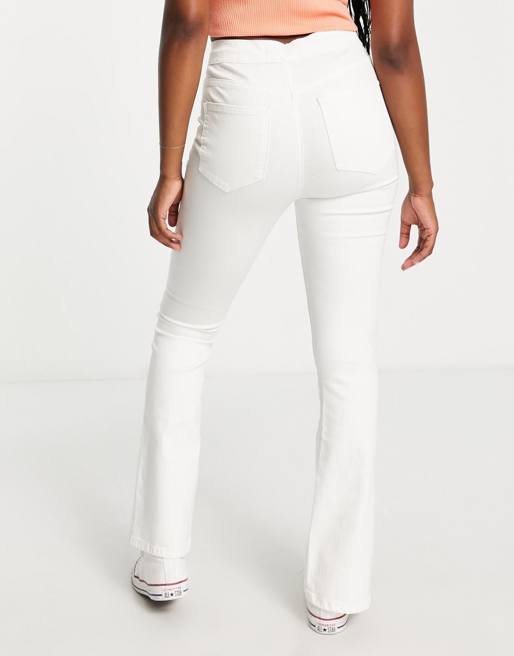 New Look skinny flare jean in white Product Image