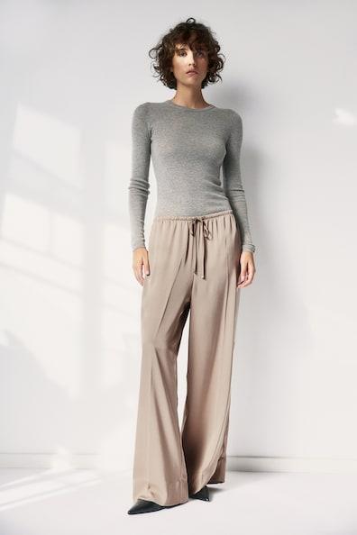 Wide-Leg Drawstring Pants Product Image