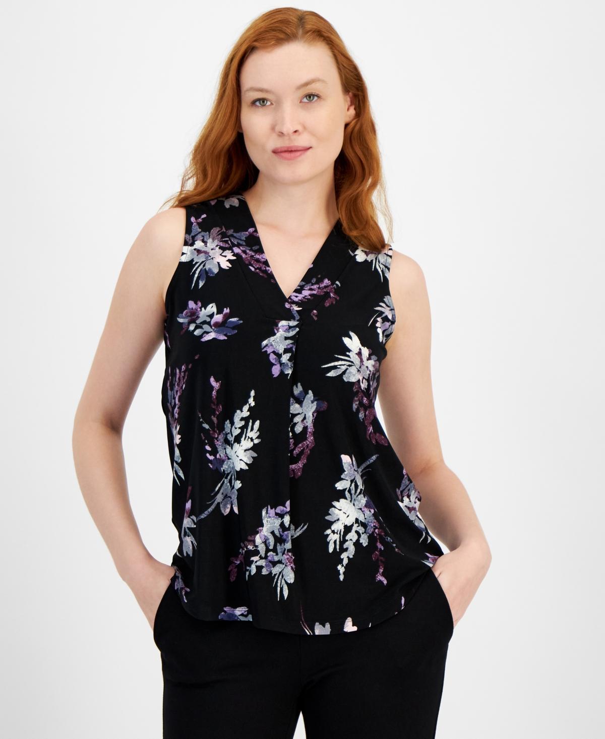 Women's Printed Sleeveless Pleated V-Neck Shell Top Product Image