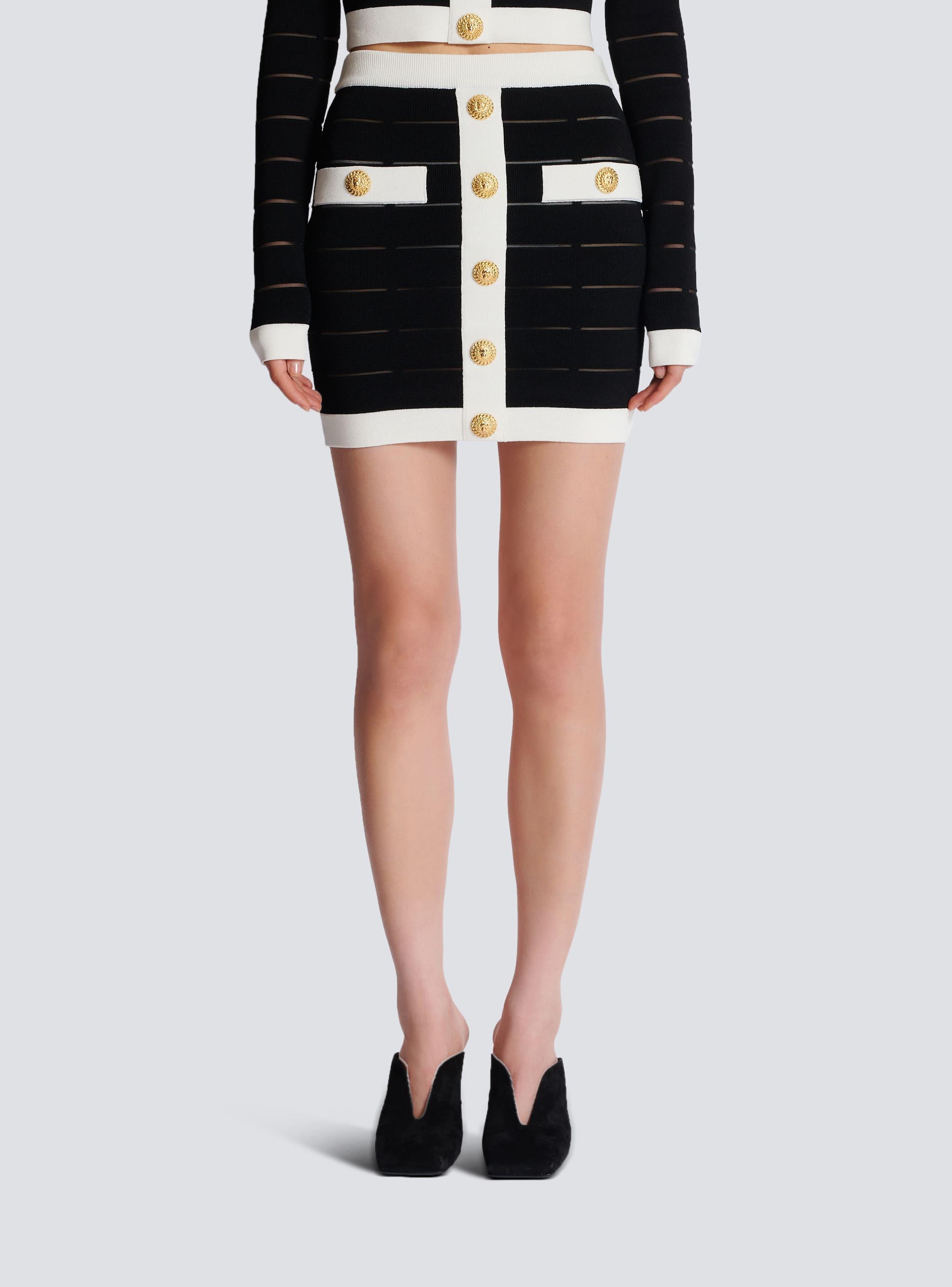 Two-tone buttoned knit skirt Product Image