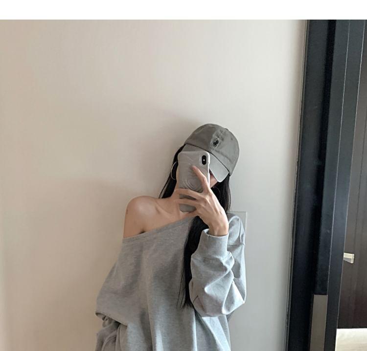 Long-Sleeve Off Shoulder Plain Sweatshirt Product Image