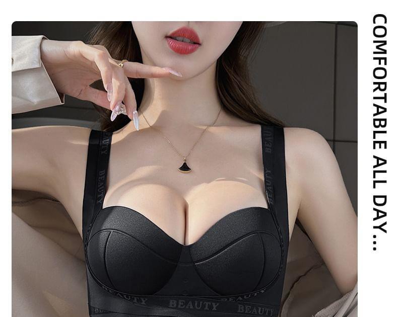 Plain Wireless Push Up Bra Product Image