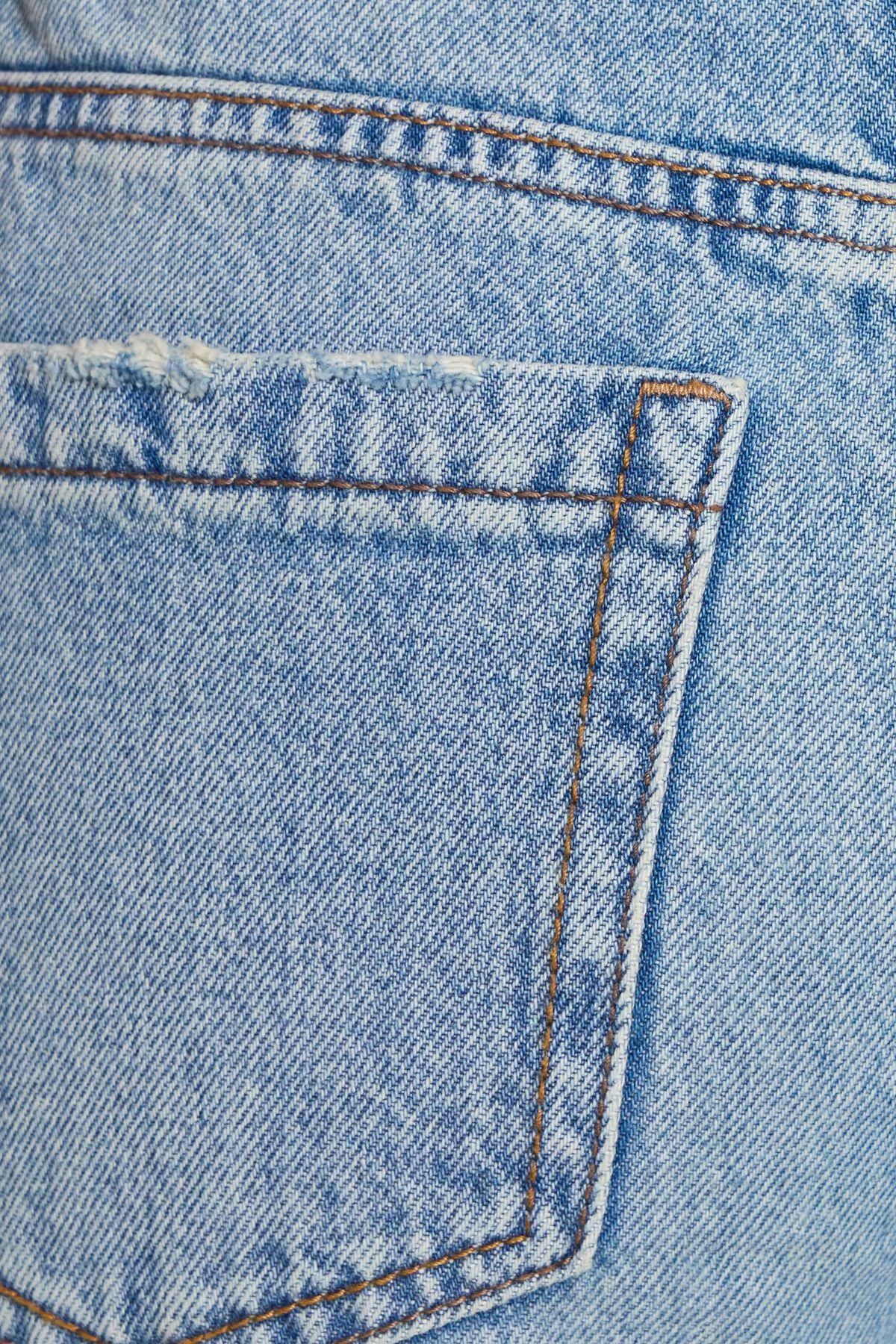 Slouchy Jeans Product Image