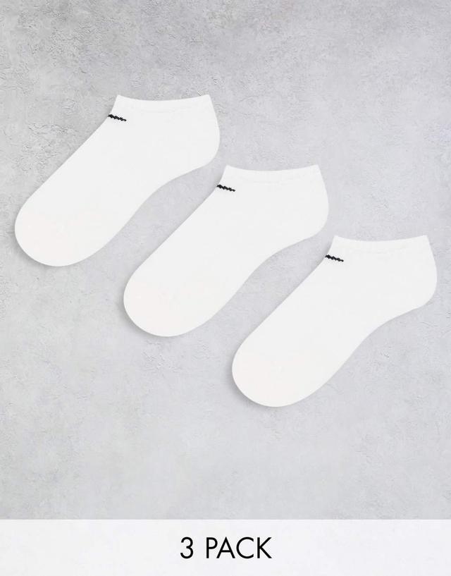 Nike Training Everyday Cushioned 3 pack sneaker socks in white Product Image