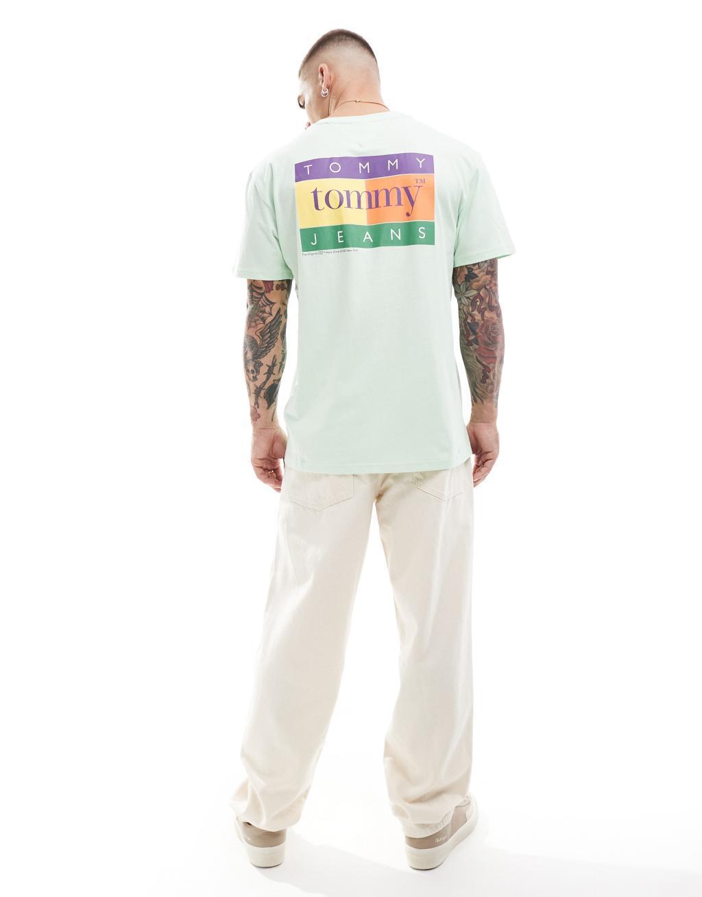 Tommy Jeans regular summer flag t-shirt in green Product Image