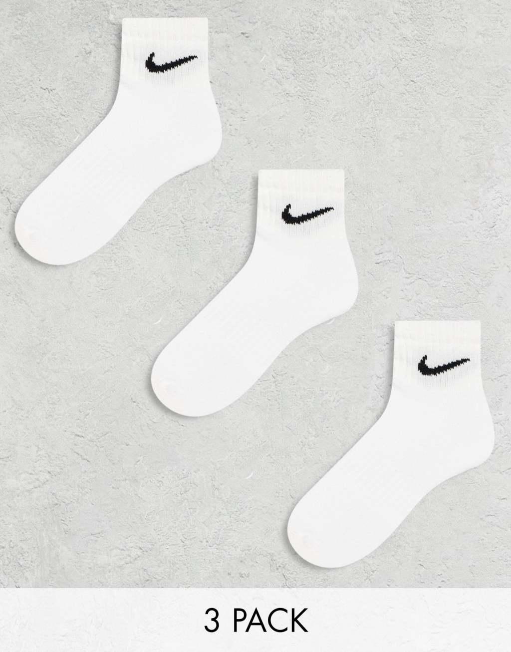 Nike Training Everyday Cushioned 3 pack ankle sock in white Product Image