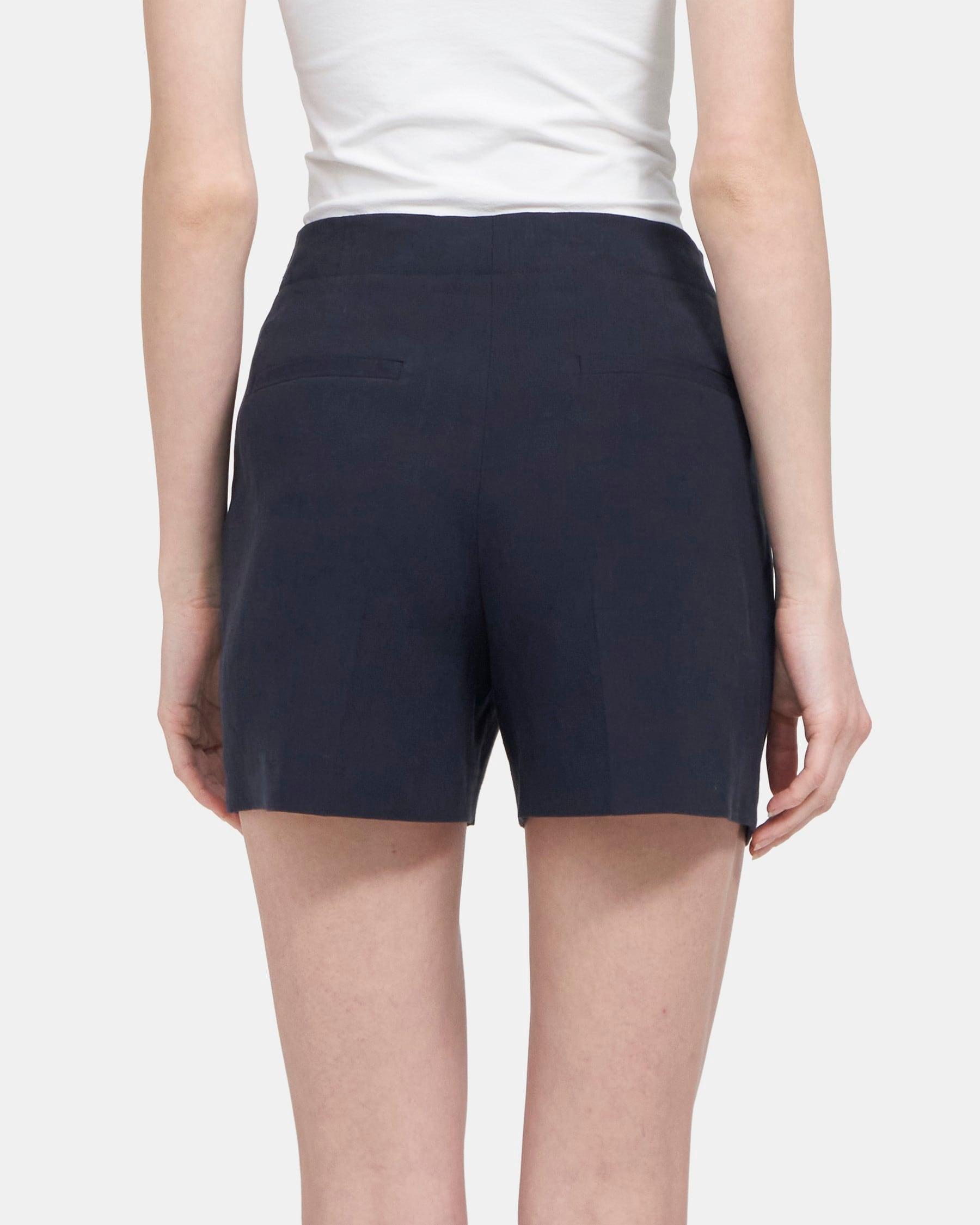 Clean Short in Stretch Linen Product Image