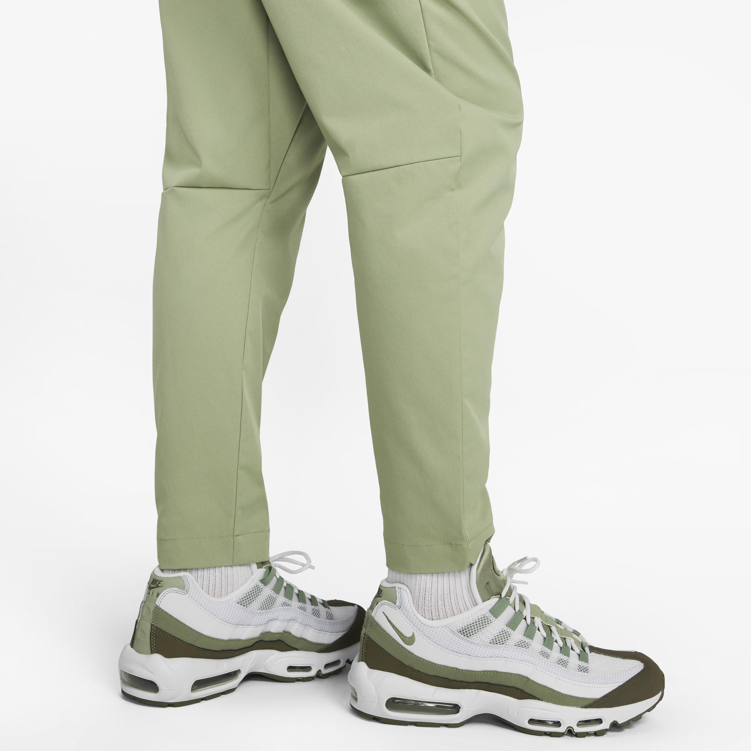 Nike Club Men's Woven Tapered Leg Pants Product Image