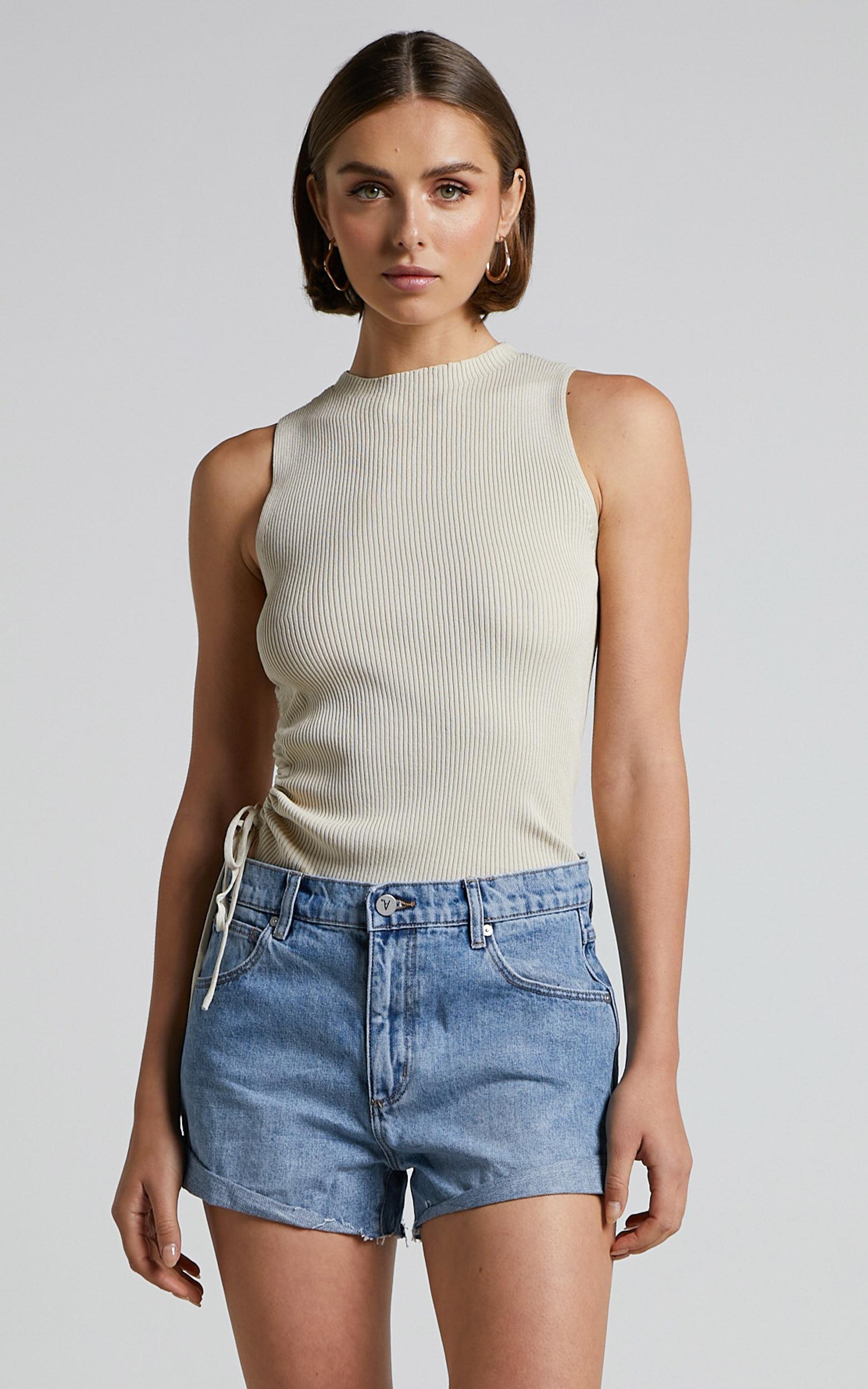 Abrand - A Slouch Shorts in Georgia Product Image