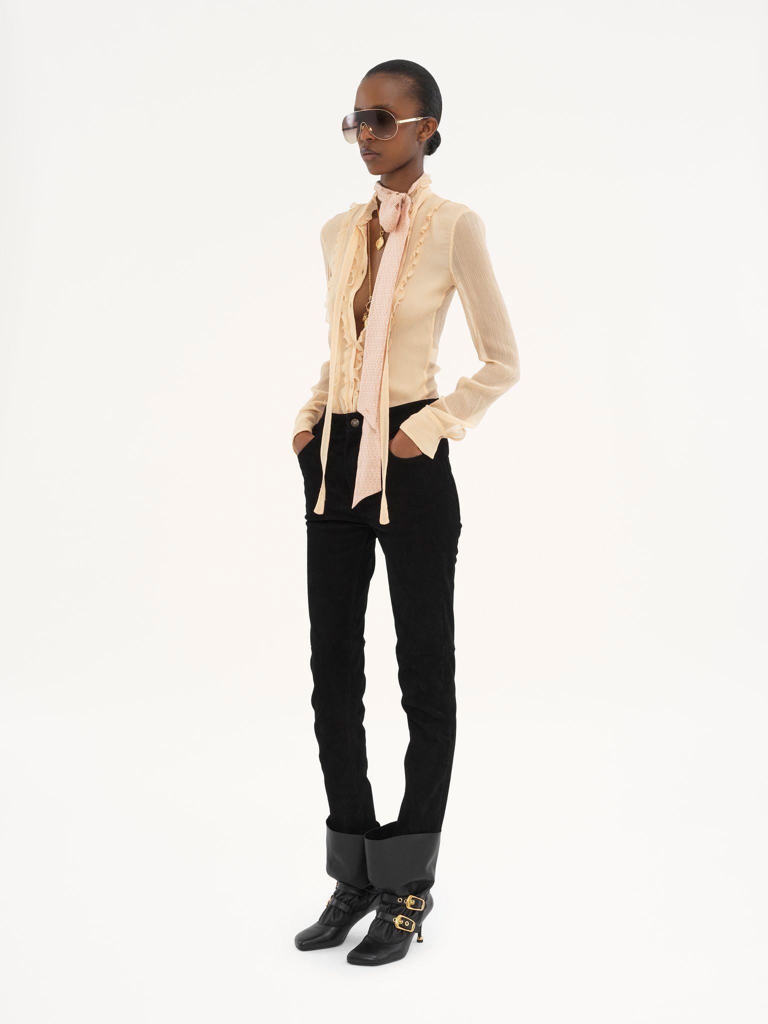 Skinny pants in stretch suede Product Image