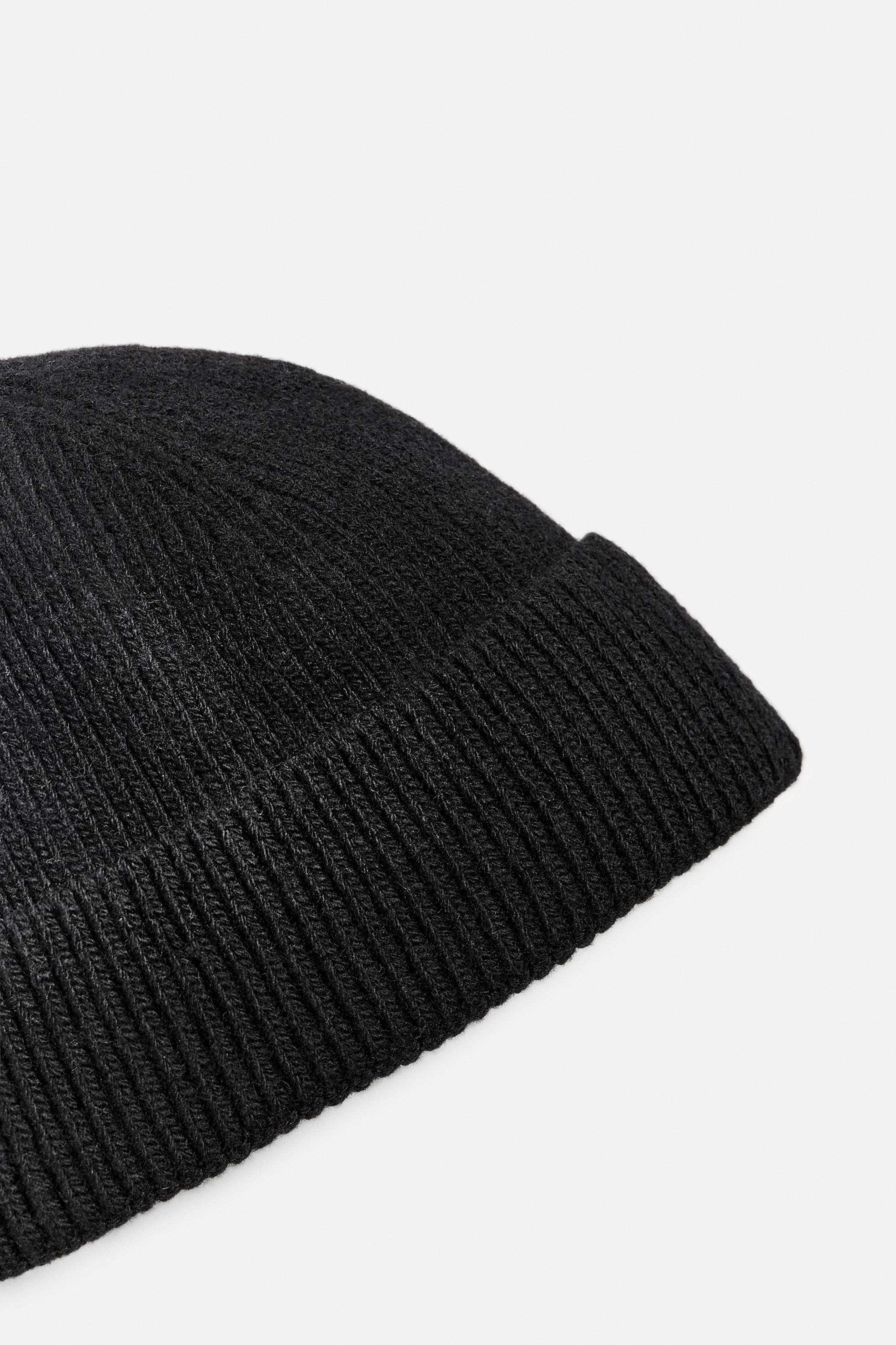 WOOL BLEND SHORT KNIT HAT Product Image