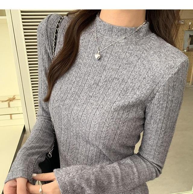 Long-Sleeve Mock Neck Plain T-Shirt Product Image