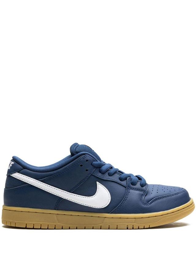 Sb Dunk Low Pro "navy Gum" Sneakers In Blue Product Image