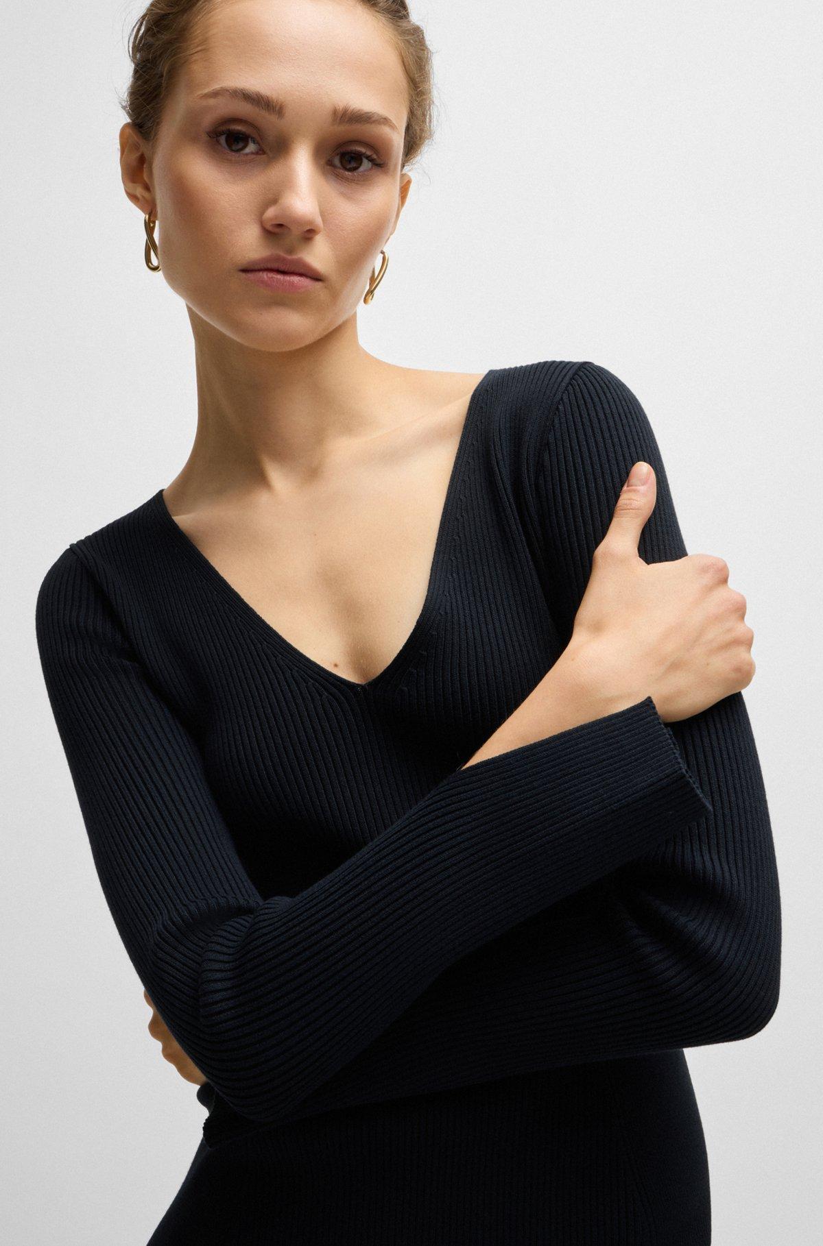 Long-sleeved V-neck dress with ribbed knit Product Image