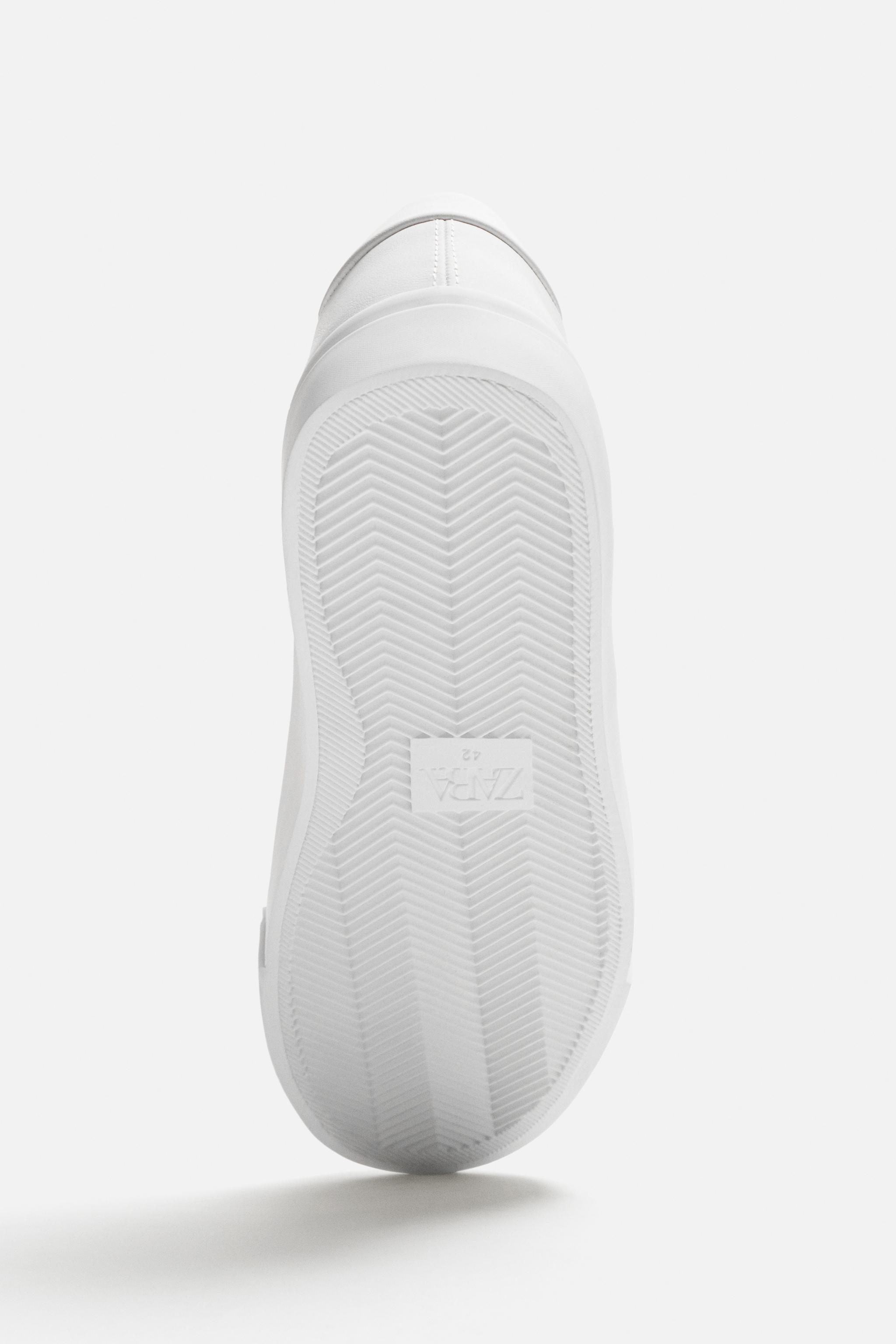 BASIC SNEAKERS Product Image