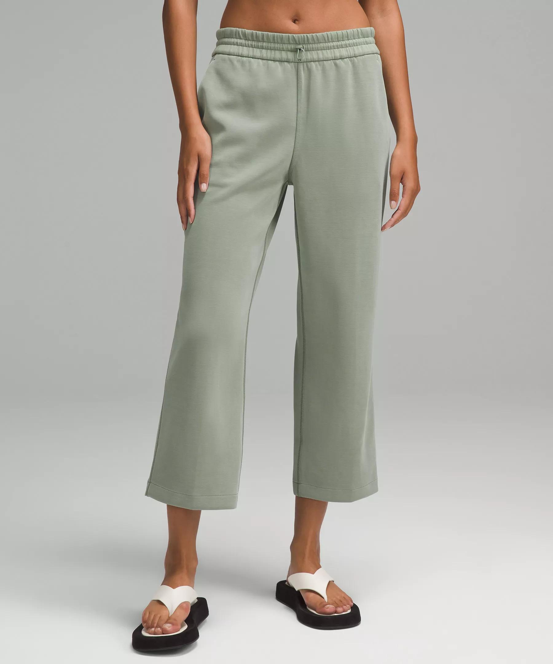 Softstreme High-Rise Straight-Leg Cropped Pant Product Image