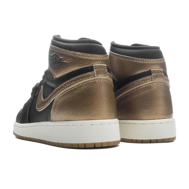 Air Jordan 1 Retro High OG (GS) 'Black and Gold' - Black/Metallic Gold/Sail Male Product Image