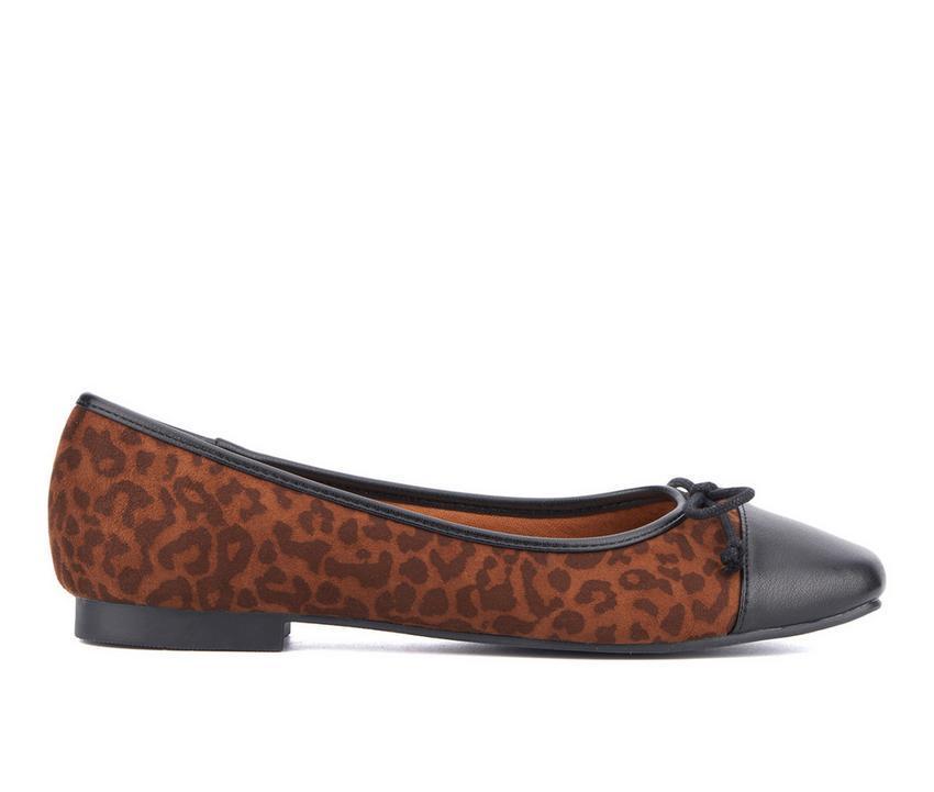 Women's New York and Company Patricia Flats Product Image