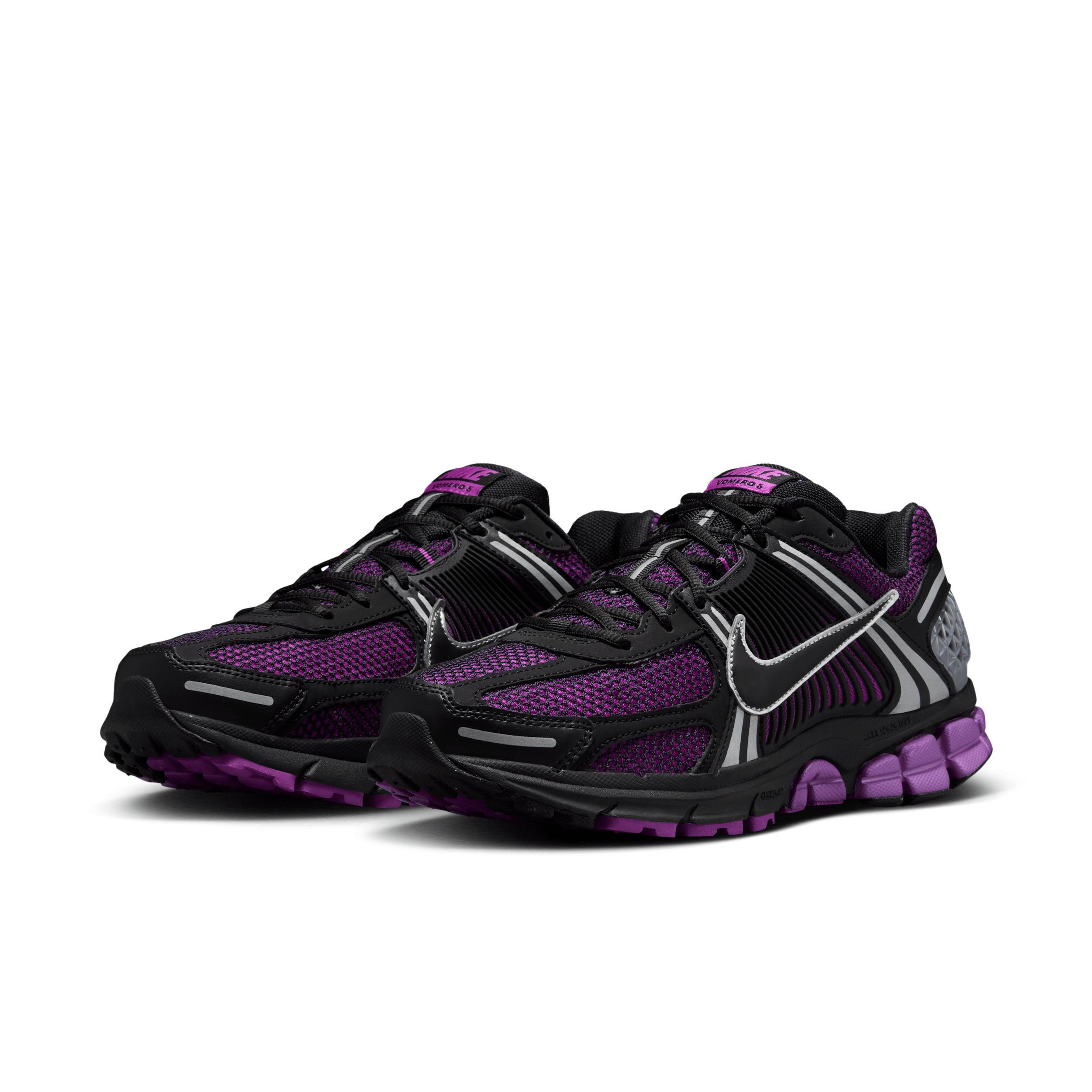 Nike Men's Zoom Vomero 5 Shoes Product Image