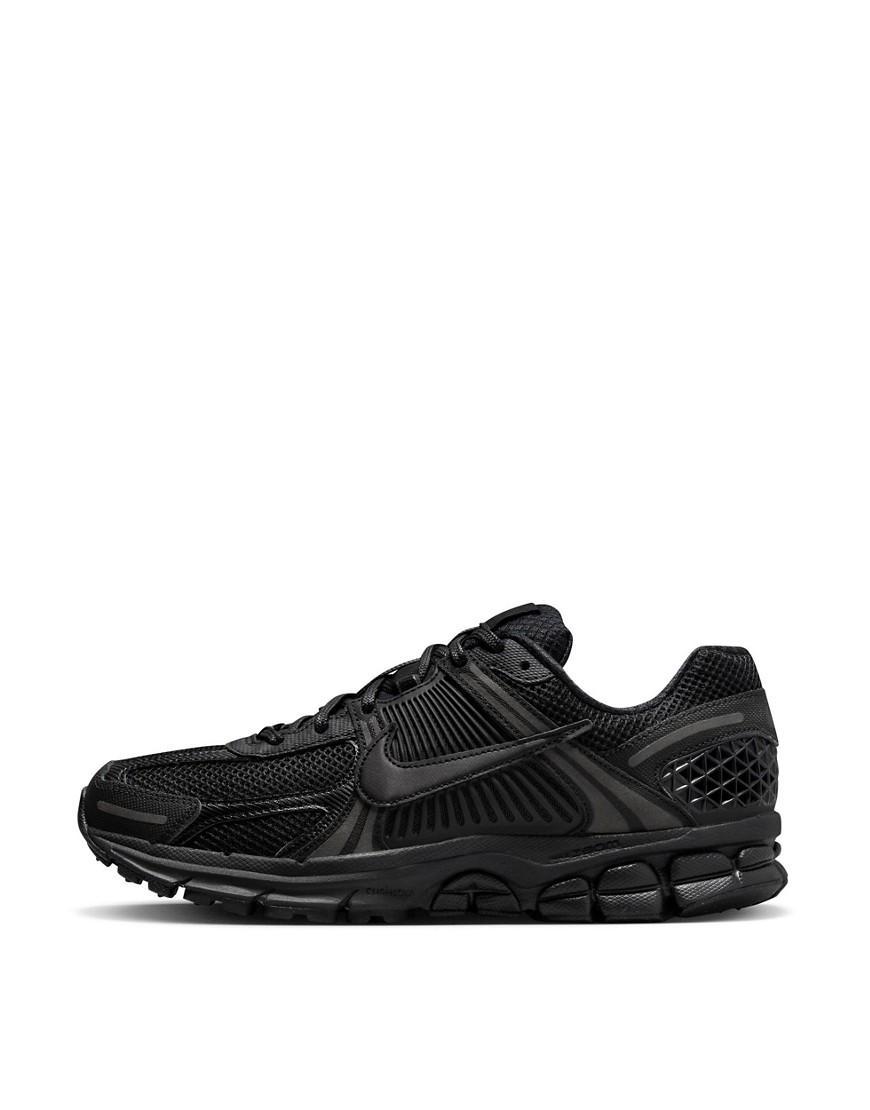 Nike Men's Zoom Vomero 5 Shoes Product Image