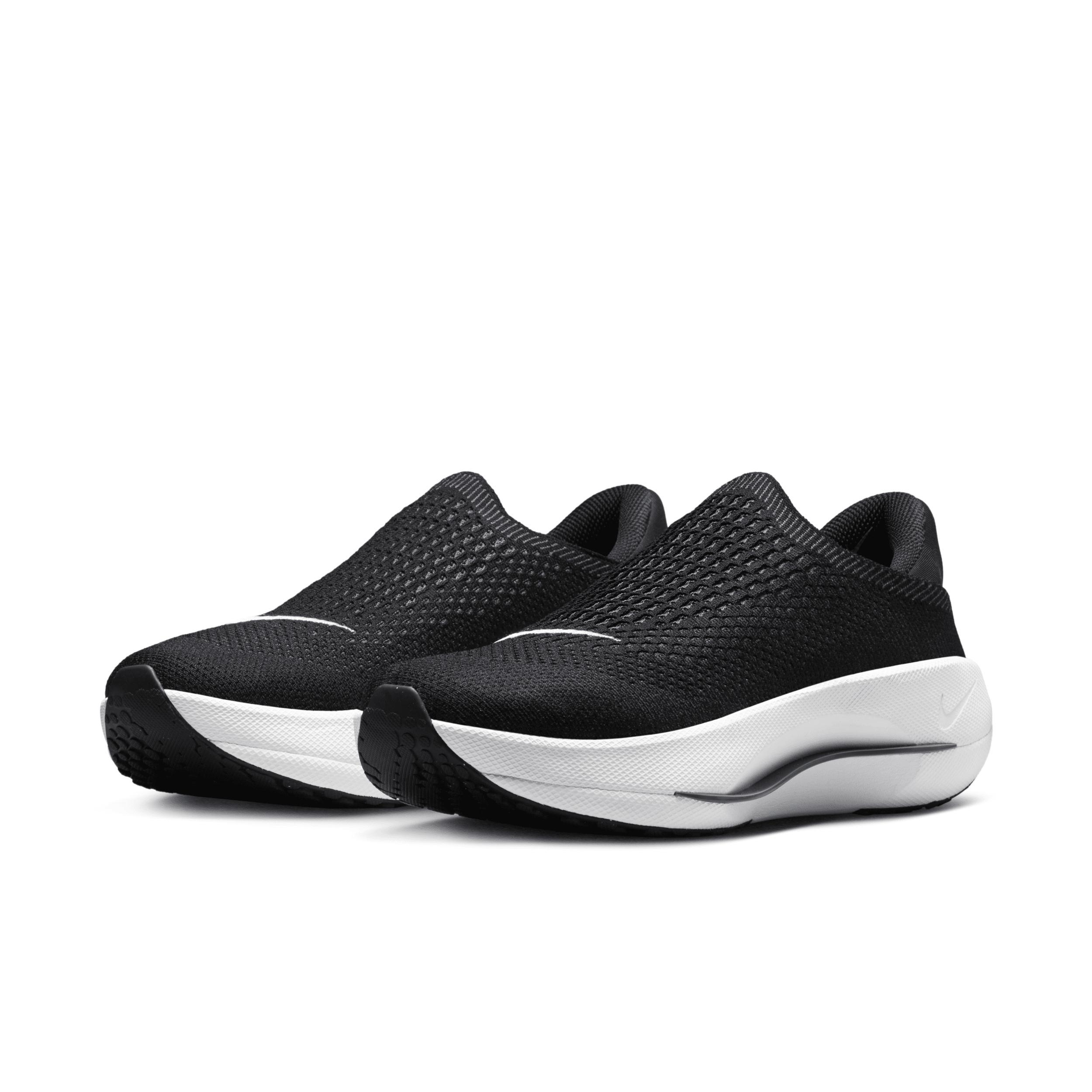 Nike Womens Reina EasyOn Shoes Product Image