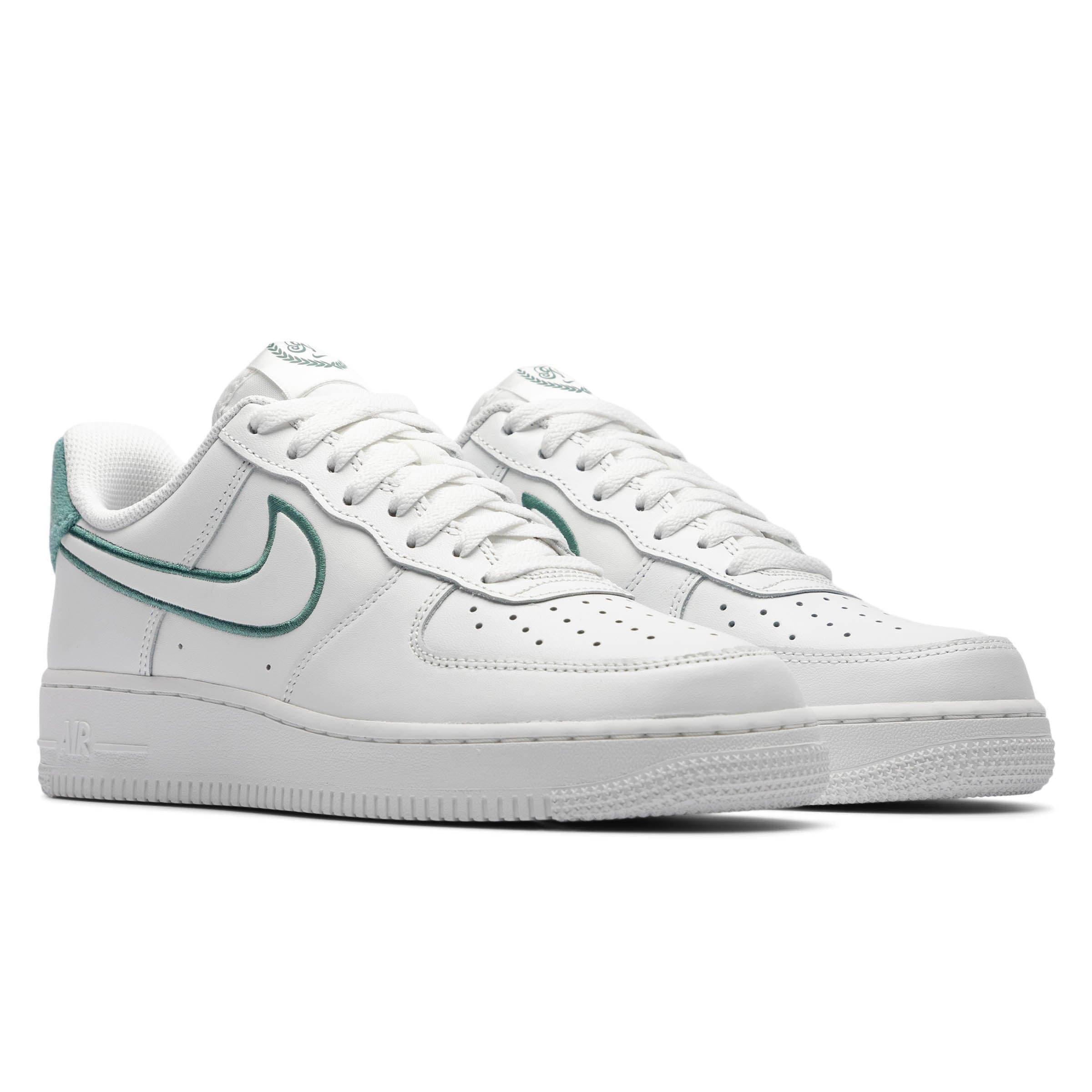 NIKE AIR FORCE 1 '07 LV8 Male Product Image