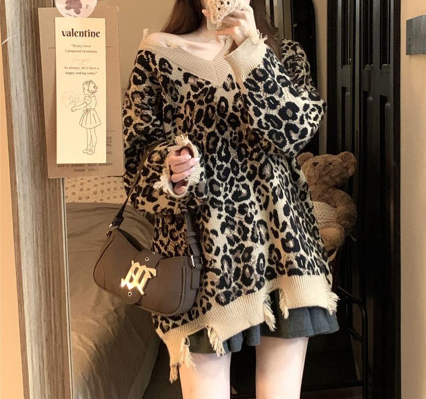 V-Neck Leopard Print Sweater Product Image