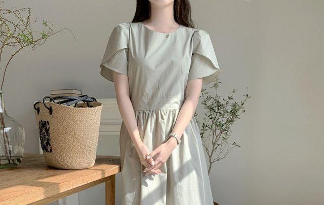 Short-Sleeve Crew Neck Plain Midi A-Line Dress Product Image