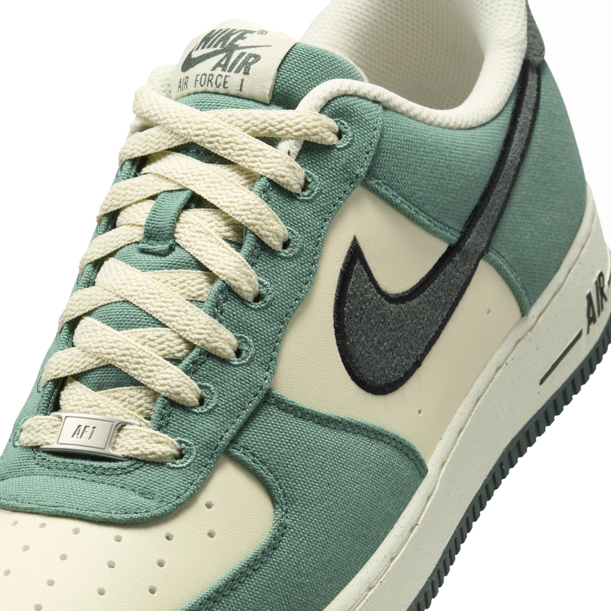 Nike Men's Air Force 1 '07 LV8 Shoes Product Image