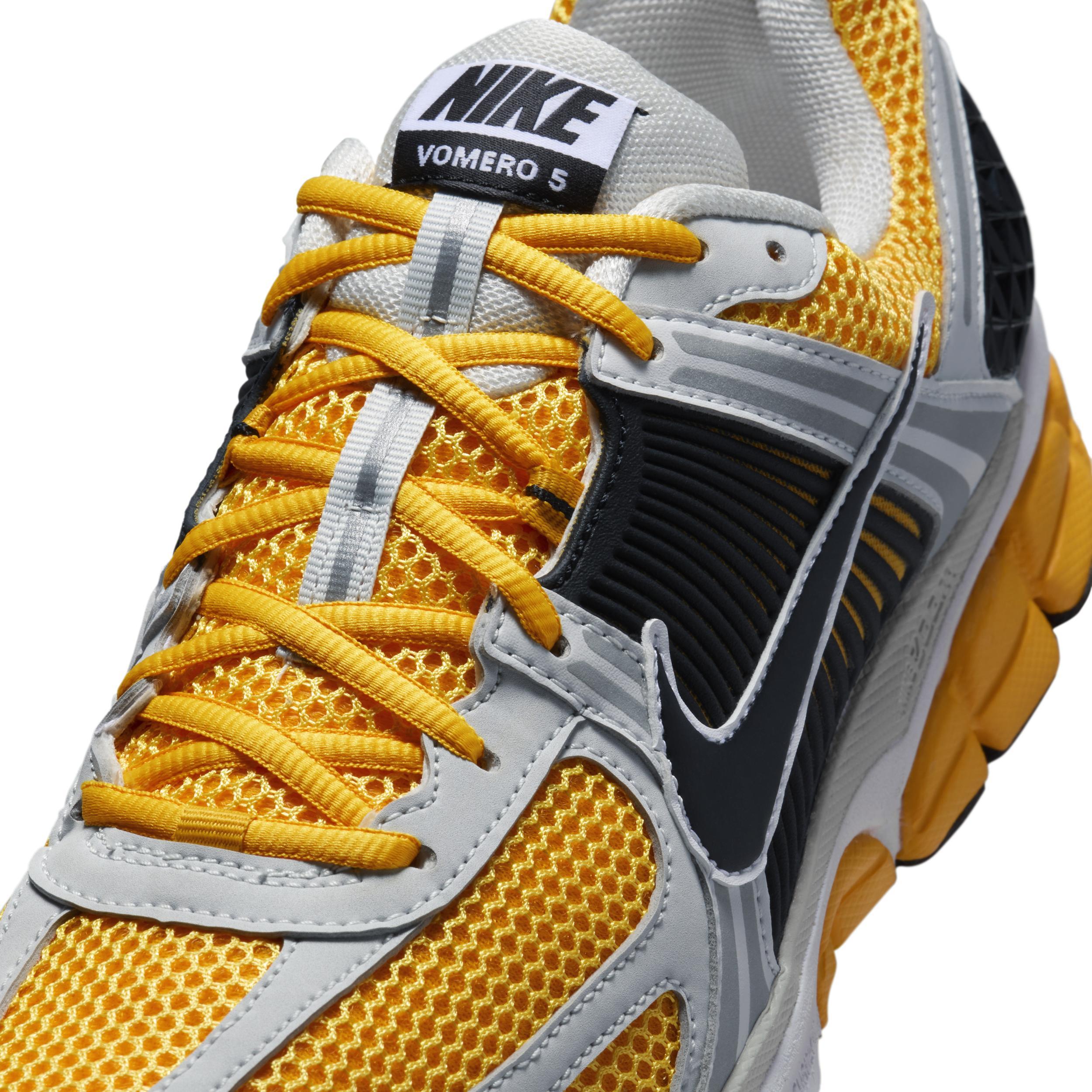 Nike Men's Zoom Vomero 5 Shoes Product Image