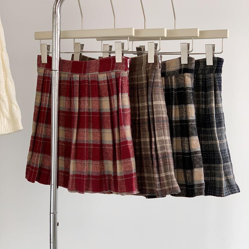 High Waist Plaid Pleated Mini A-Line Skirt Product Image