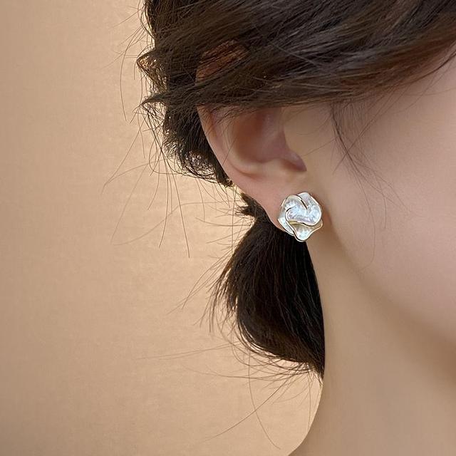 Floral Alloy Stud Earring Product Image