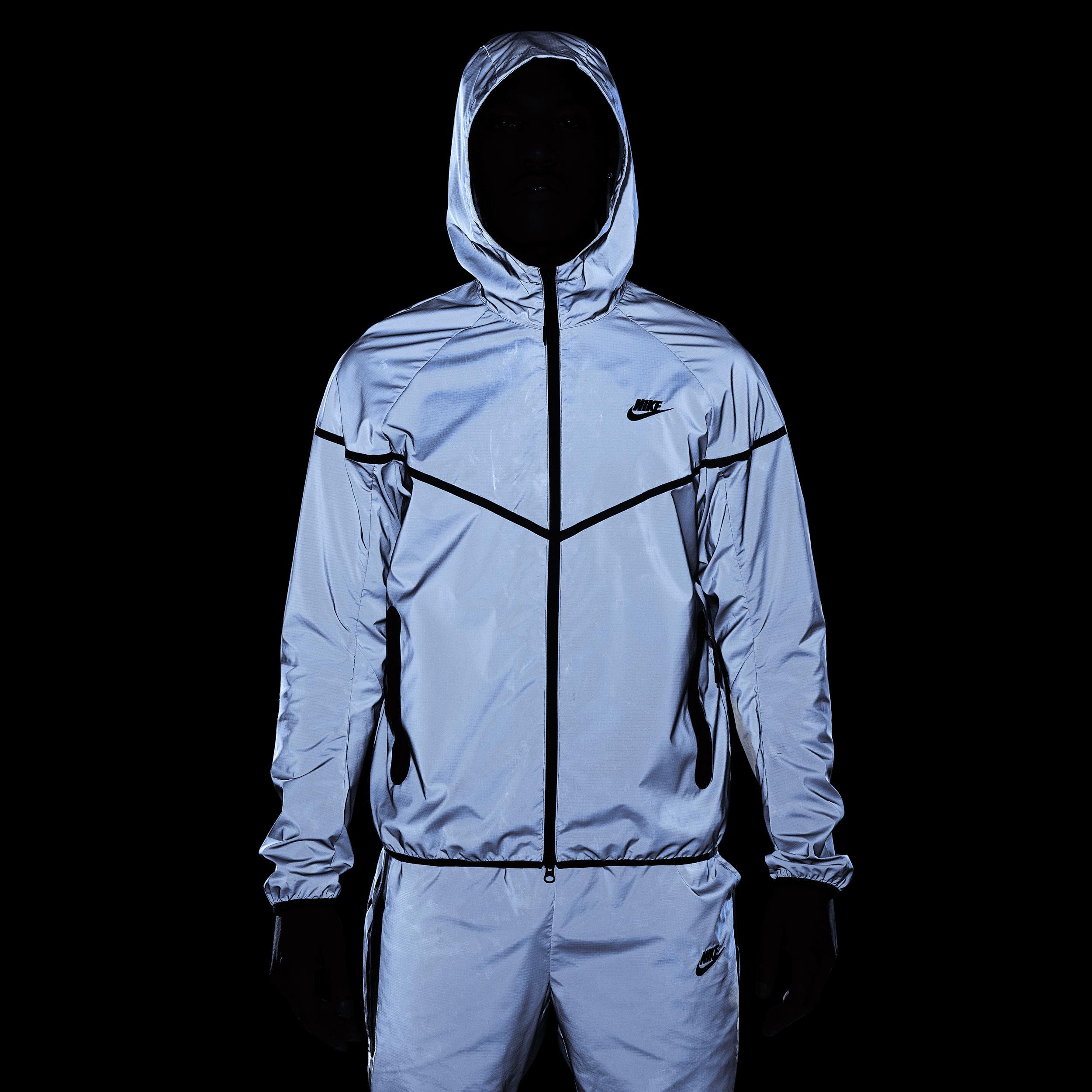 Nike Mens Tech Woven Flash Jacket Product Image