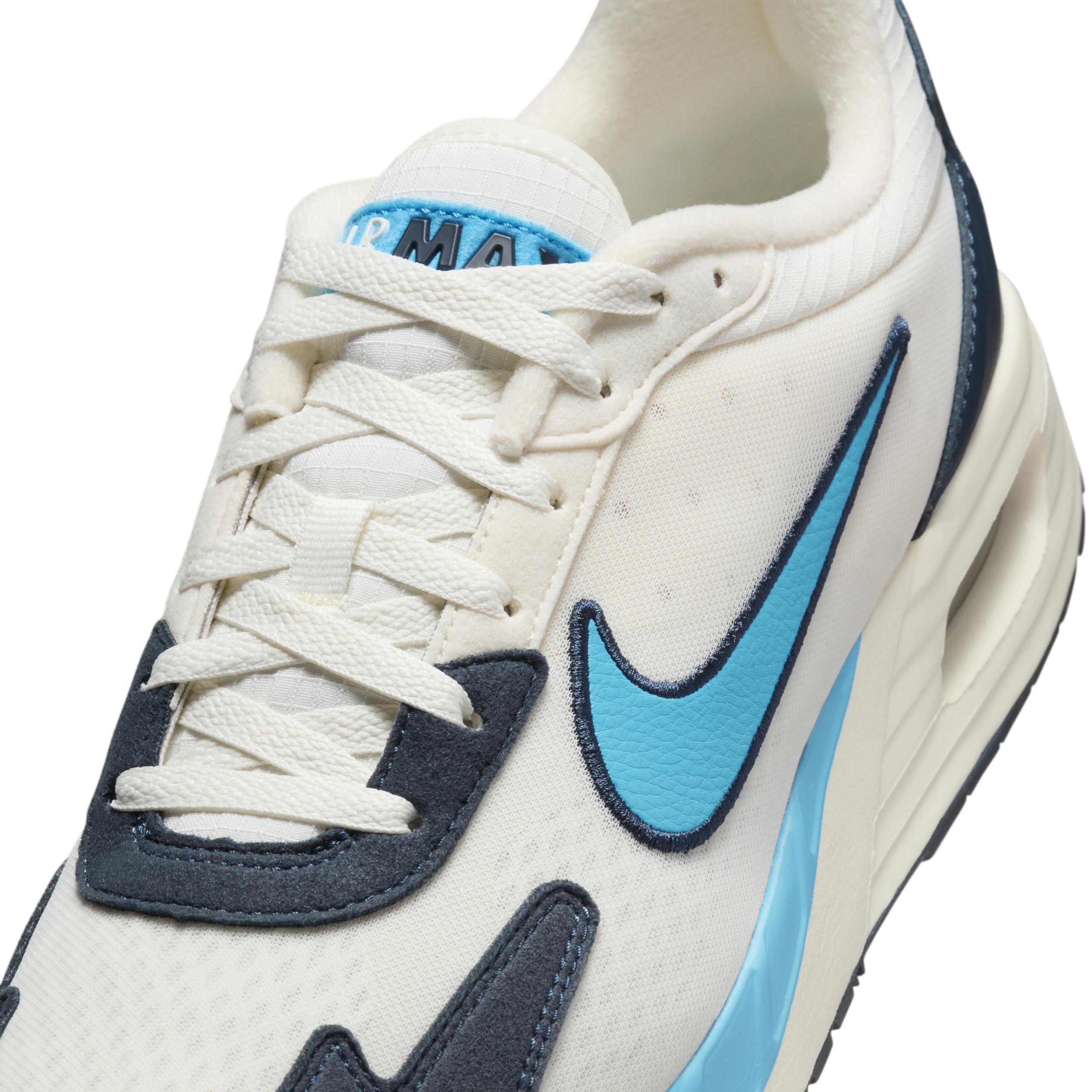 Nike Men's Air Max Solo Shoes Product Image