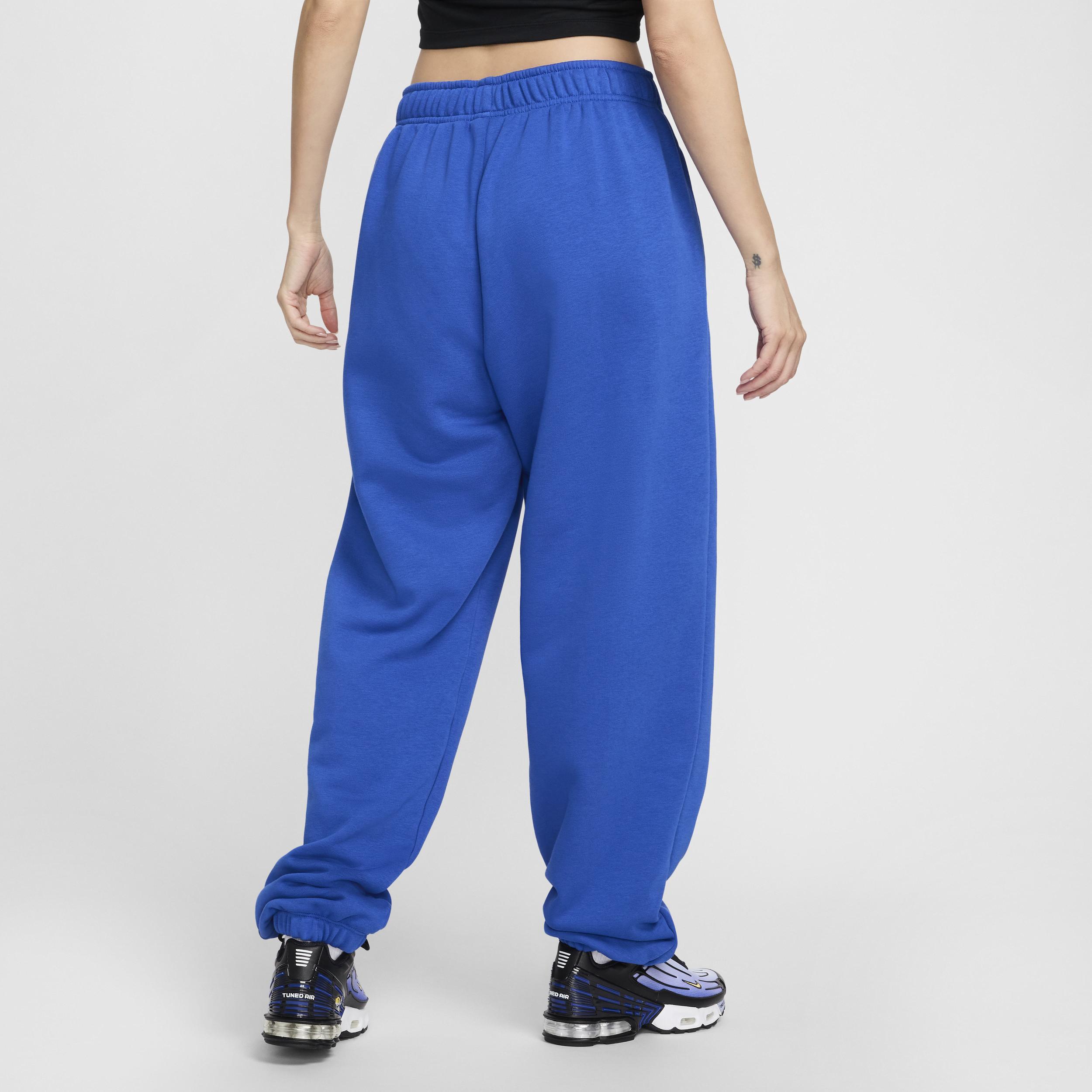 Women's Nike Sportswear Club Fleece Mid-Rise Oversized Sweatpants Product Image