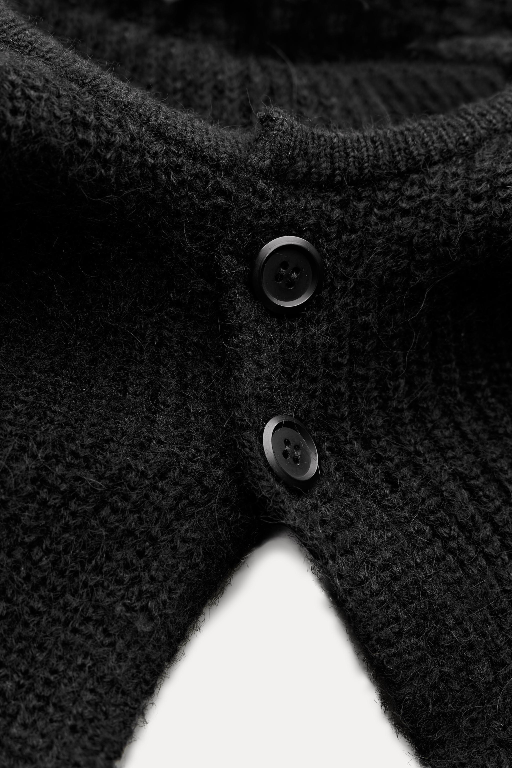 TEXTURED SCARF WITH BUTTONS Product Image