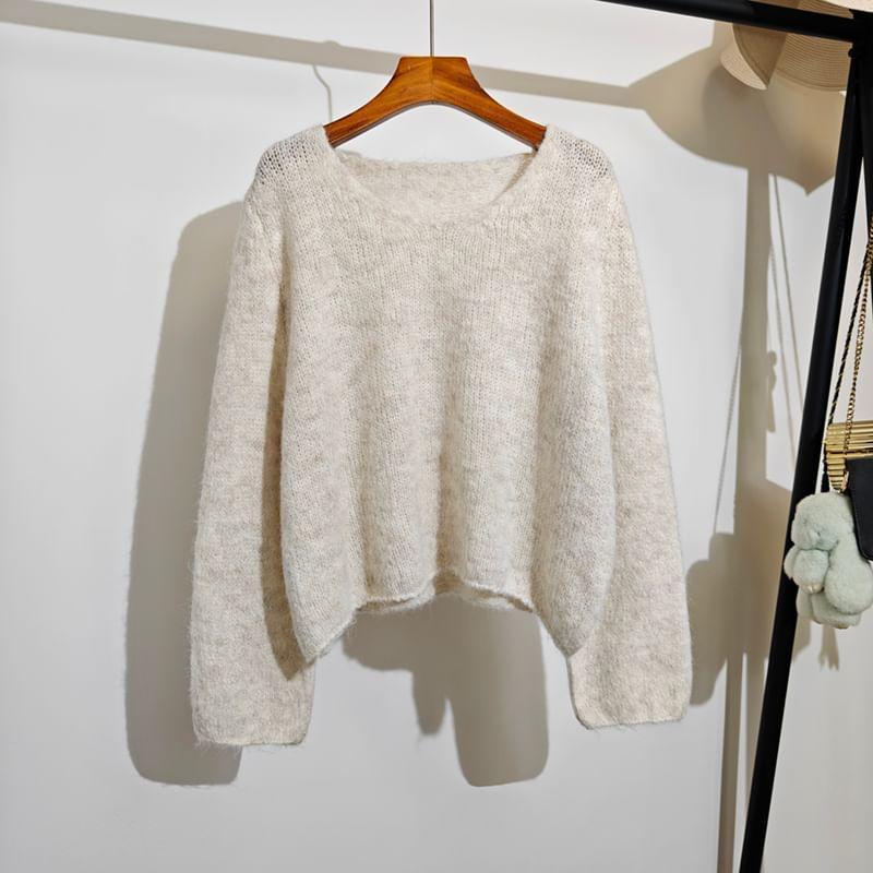 Scoop Neck Plain Crop Sweater Product Image