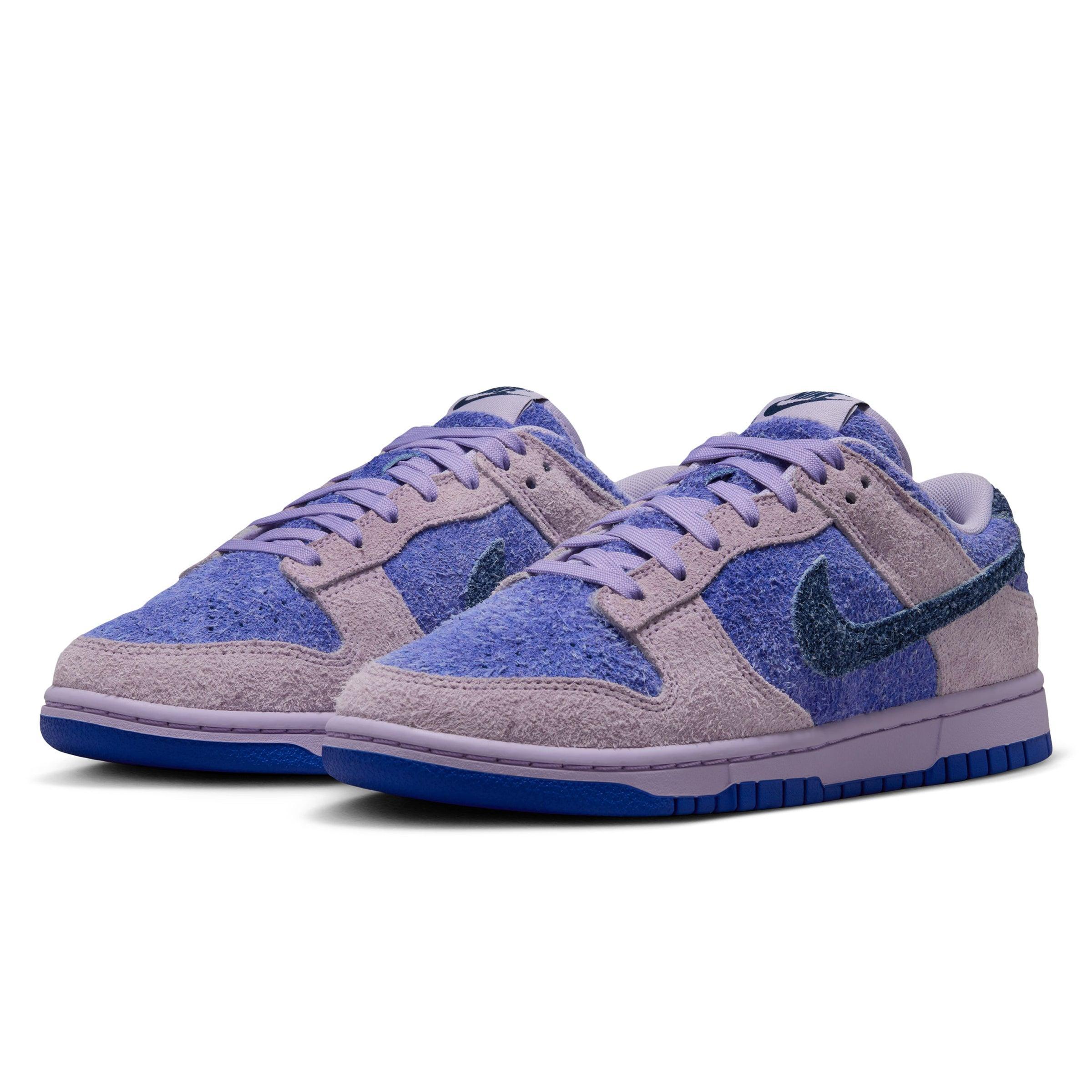 WOMEN'S DUNK LOW SE Product Image