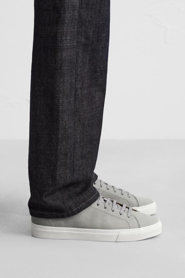 BASIC SNEAKERS Product Image