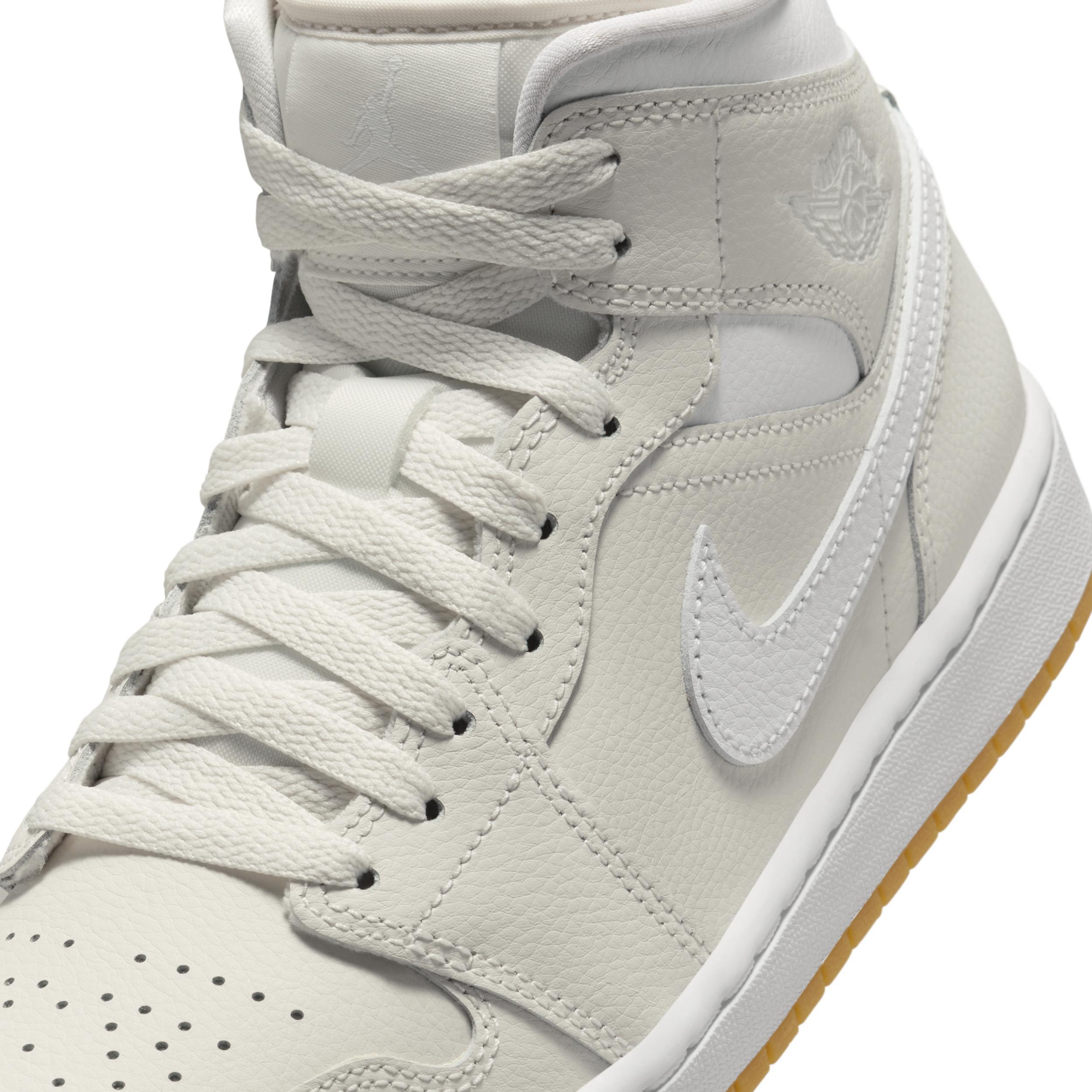 Air Jordan 1 Mid Women's Shoes Product Image