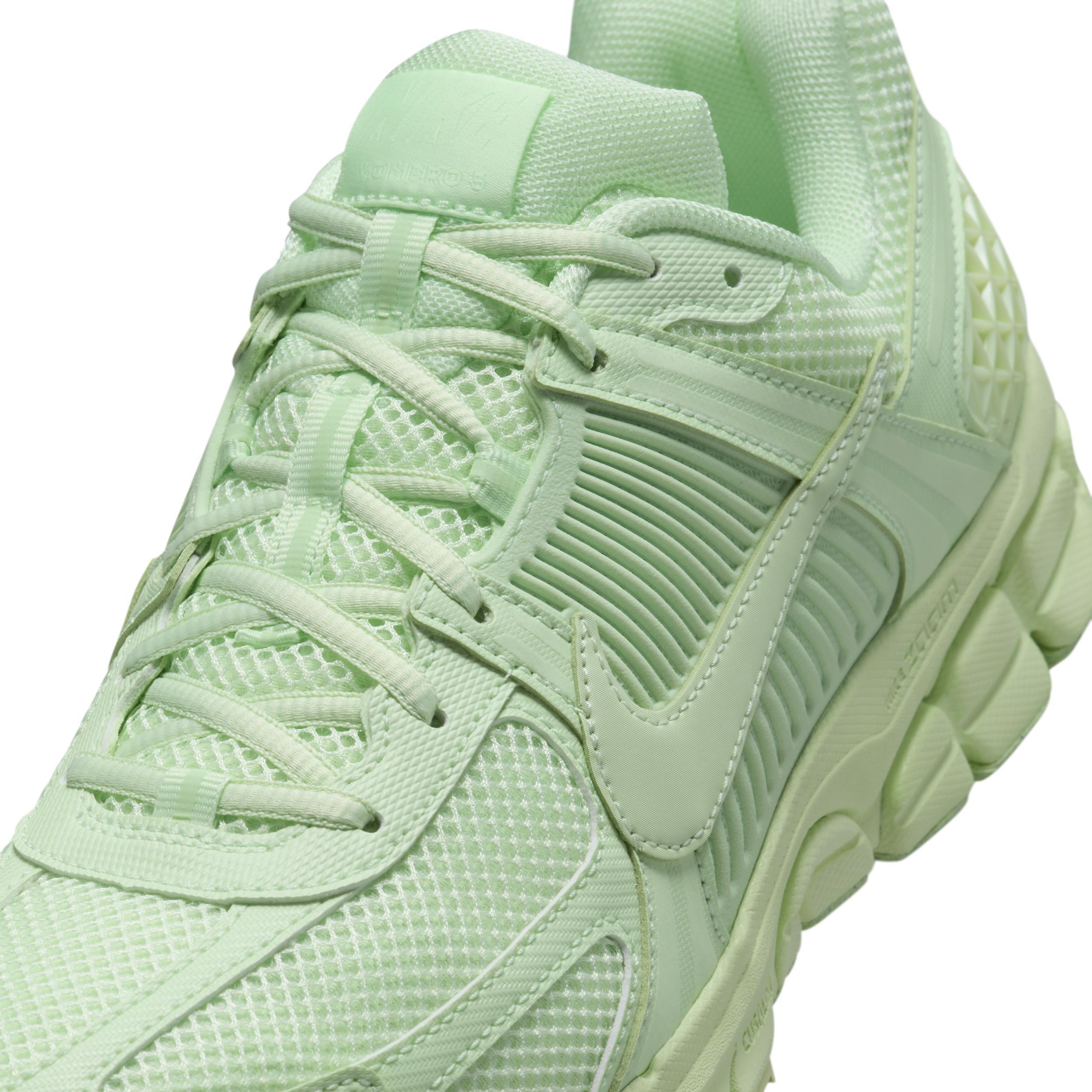 Nike Mens Nike Vomero 5 - Mens Shoes Vapor Green/Vapor Green Product Image