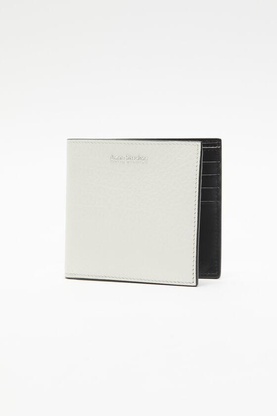 Folded leather wallet Product Image